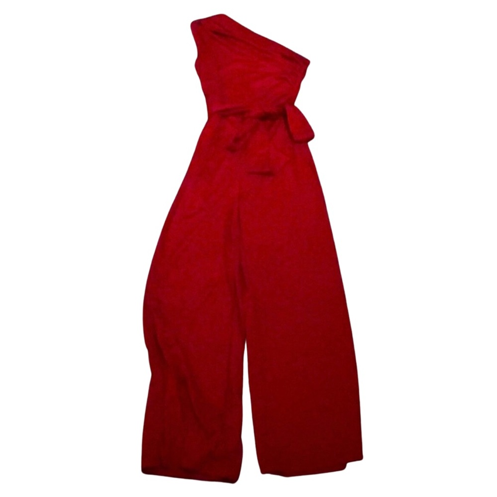One shoulder style jumpsuit